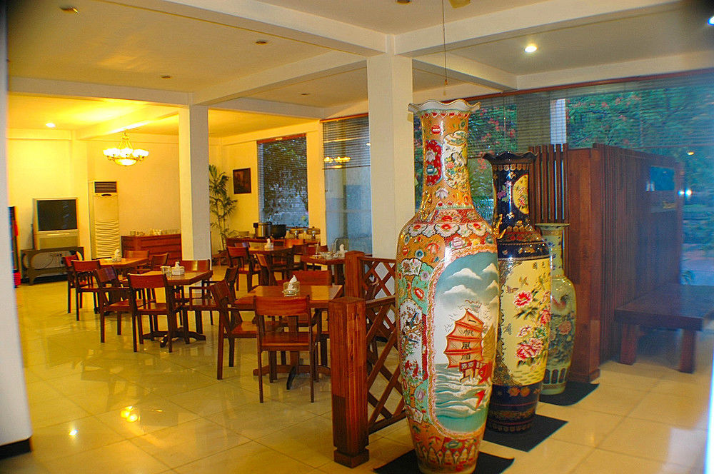 Foresta Inn Family Resort Prigen Extérieur photo