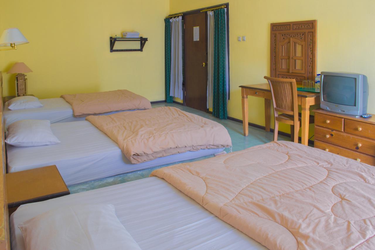 Foresta Inn Family Resort Prigen Extérieur photo