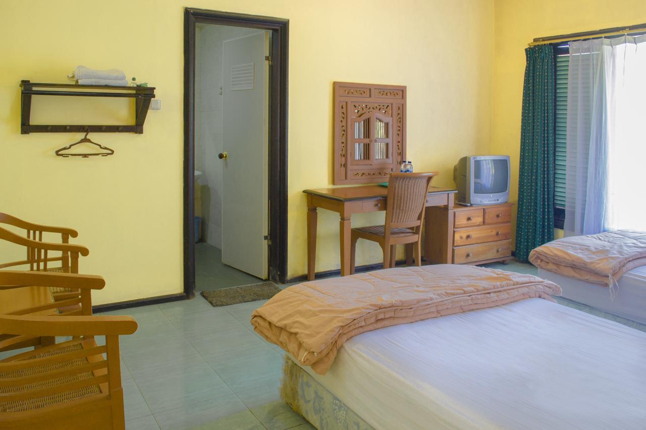 Foresta Inn Family Resort Prigen Extérieur photo